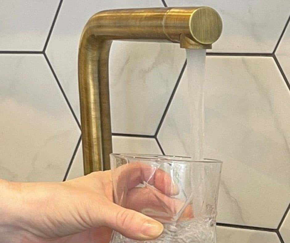 Is tap water safe to drink in Edinburgh?